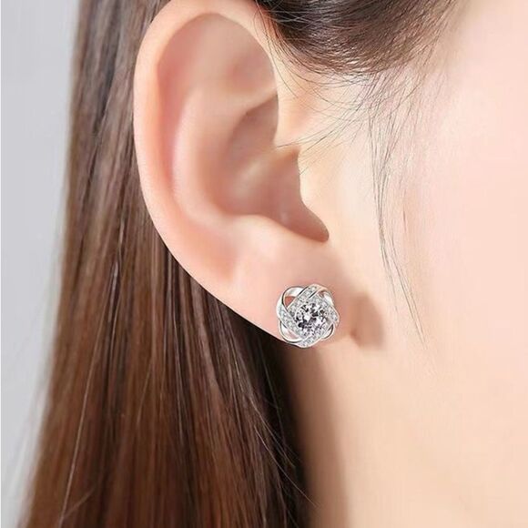 NEW 925 Sterling Silver Elegant Silver Knot Earrings - Picture 13 of 13